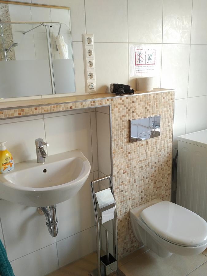 Aaron - Privatunterkunft Magdeburg Dış mekan fotoğraf